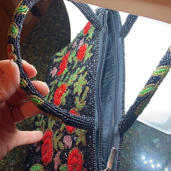 EUC beaded purse black red pink green rose pattern - Picture 8 of 9